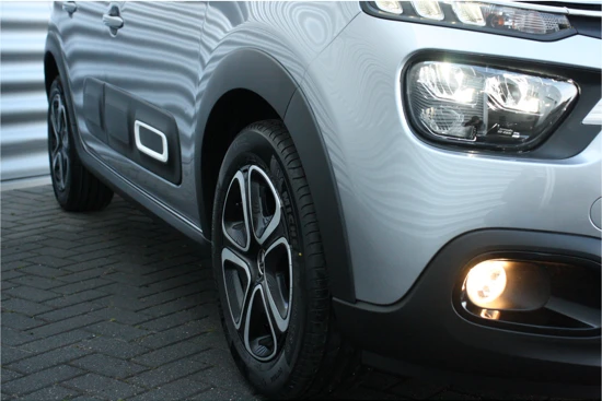 Citroën C3 1.2 PURETECH 82PK PLUS / NAVI / CLIMA / FULL-LED / PDC / 16" LMV / BLUETOOTH / CRUISECONTROL / DIRECT LEVERBAAR / €3.600,- VOORD