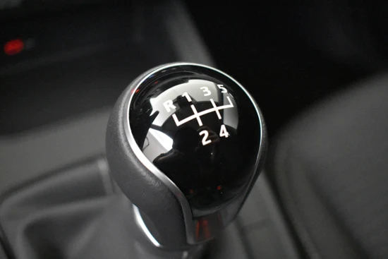 SEAT Ibiza 1.0 TSI 95PK Style | Cruise Control | Parkeersensoren Achter | App-Connect | DAB | LED Rijverlichting | 15'' LMV | Automatische