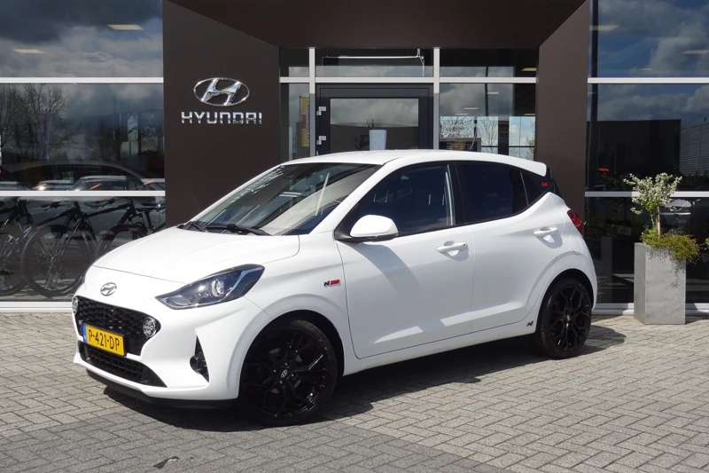 Hyundai i10 1.2 83PK Premium | PARKEERSENSOREN ACHTER | CLIMATE CONTROL | APPLE CARPLAY & ANDROID AUTO