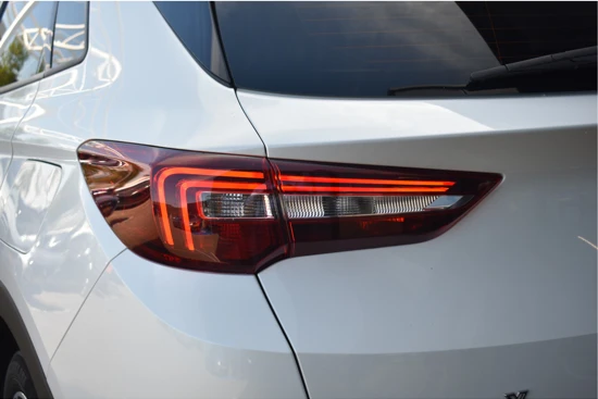 Opel Grandland X PHEV 1.6 Turbo Hybrid Business Elegance | Afn. Trekhaak | AGR | Navigatie | 360 Camera | Stoelverwarming | Elektr. Achterklep |