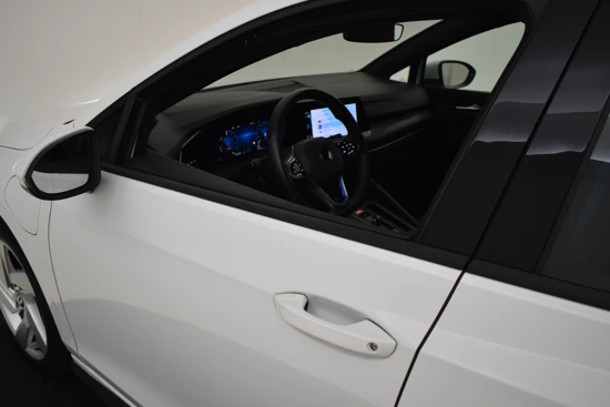 Volkswagen Golf 1.4 eHybrid GTE 245pk | Adaptief cruise control | Navigatie | App connect | Led koplampen | Parkeersensoren | Stuur + Stoelverwa
