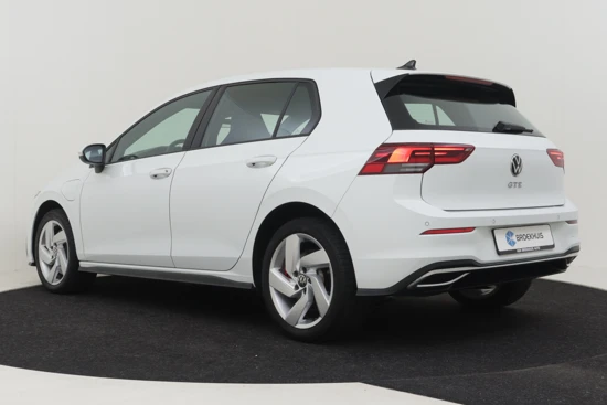 Volkswagen Golf 1.4 eHybrid GTE 245pk | Adaptief cruise control | Navigatie | App connect | Led koplampen | Parkeersensoren | Stuur + Stoelverwa