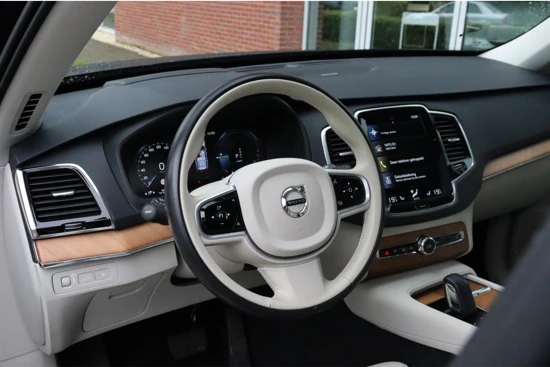 Volvo XC90 T8 AWD Recharge R-Design | Uniek! | Trekhaak | 360° Camera | Harman Kardon | Head-Up Display | Stoel en Stuurwielverwarming | Fu