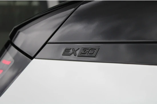 Volvo EX30 Single Motor Extended Range Ultra | Harman Kardon | Adaptive Cruise & Pilot Assist | Panoramadak | Climate | Getint Glas |