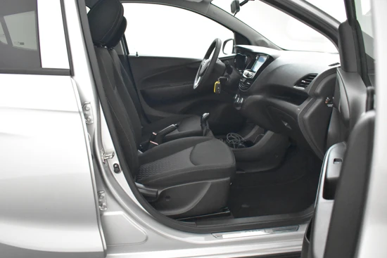 Opel KARL 1.0 74PK Rocks Online Edition | Cruise Control | Parkeersensoren Achter | App-Connect | Airco | 15'' LMV