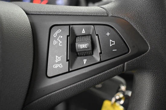 Opel KARL 1.0 74PK Rocks Online Edition | Cruise Control | Parkeersensoren Achter | App-Connect | Airco | 15'' LMV