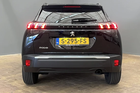 Peugeot 2008 1.2 100PK Allure | Apple/Android Carplay | 17" Lichtmetaal | LED | Leder/Stof | Bluetooth | Parkeersensoren Achter |