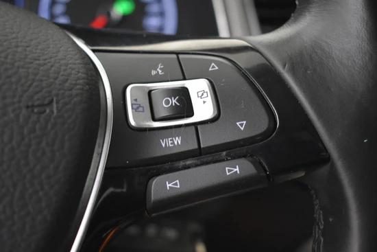 Volkswagen T-Roc 1.5 TSI 150PK Style DSG/AUT | App-Connect | Trekhaak | Adaptieve Cruise Control | DAB | Parkeersensoren V+A | 16'' LMV