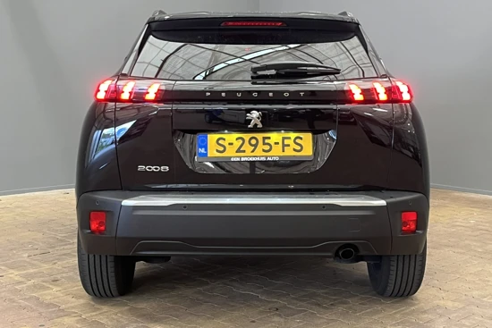 Peugeot 2008 SUV 1.2 100PK Allure | Apple/Android Carplay | 17" Lichtmetaal | LED | Leder/Stof | Bluetooth | Parkeers