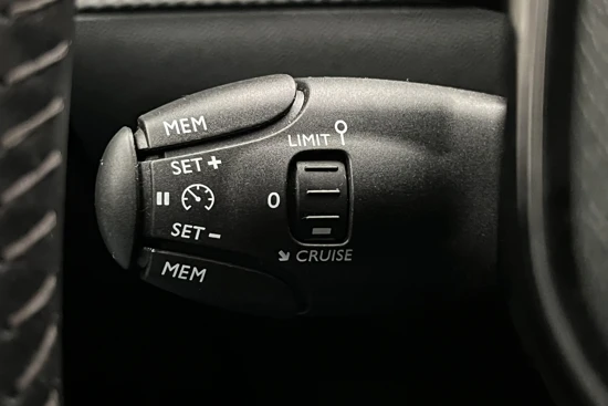 Peugeot 2008 1.2 100PK Allure | Camera | Navigatie | Cruise | Clima | Getint Glas | LED |
