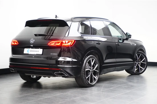 Volkswagen Touareg 3.0 TSI eHybrid 463PK DSG-8 4MOTION R | TREKHAAK | NIGHTVISION | LUCHTVERING | LEDER | PANORAMADAK | 22 INCH