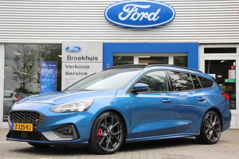 Ford Focus Wagon 2.3EB ST-3 | DEALER OH! | PANODAK | RECARO | ELEKT. STOELEN | NAVI | CAMERA | CLIMA | WINTERPACK | CRUISE | PARK SENS V+A