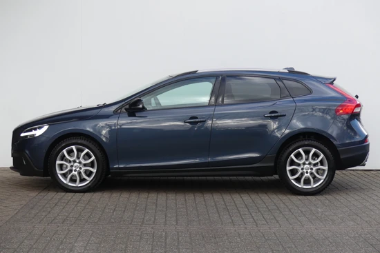 Volvo V40 Cross Country 1.5 T3 Polar+ Luxury Automaat | PANORAMADAK | NAVI | STOELVERWARMING | LEDER |