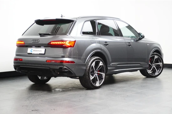 Audi Q7 pro Line S Competition 60 TFSIe 462PK quattro | Adaptive cruise+emergency ass. | Trekhaak | Leder/Alcantara | 22" | Luchtvering