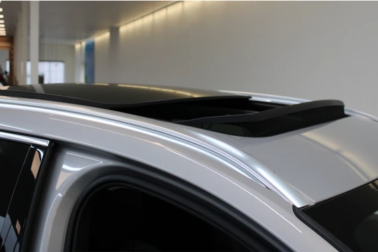 Volvo XC60 T6 350PK Long Range AWD Inscription | Panoramadak | Camera | HK Audio | Keyless Entry | Stuur en Stoelverwarming | Getint Glas