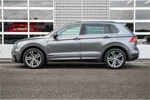 Volkswagen Tiguan Highline Business R 1.5TSI 150pk DSG | Panoramadak | Trekhaak | 19" | Winterpakket |