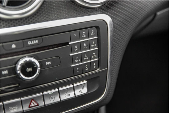 Mercedes-Benz A-Klasse 180 Business Solution | Camera | AMG Performance-stoelen |