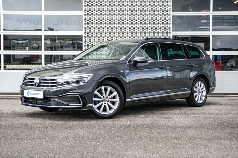 Volkswagen Passat Variant 1.4TSI 218pk PHEV GTE Business | Camera | Trekhaak | Stoelverwarming