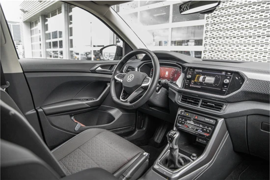 Volkswagen T-Cross 1.0 TSI Style 110 PK | Carplay | Stoelverwarming | Camera