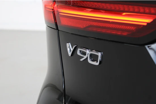 Volvo V90 T8 455PK Long Range Ultimate Dark | Full Option | Luchtvering | Bowers & Wilkins | HUD | 360º view