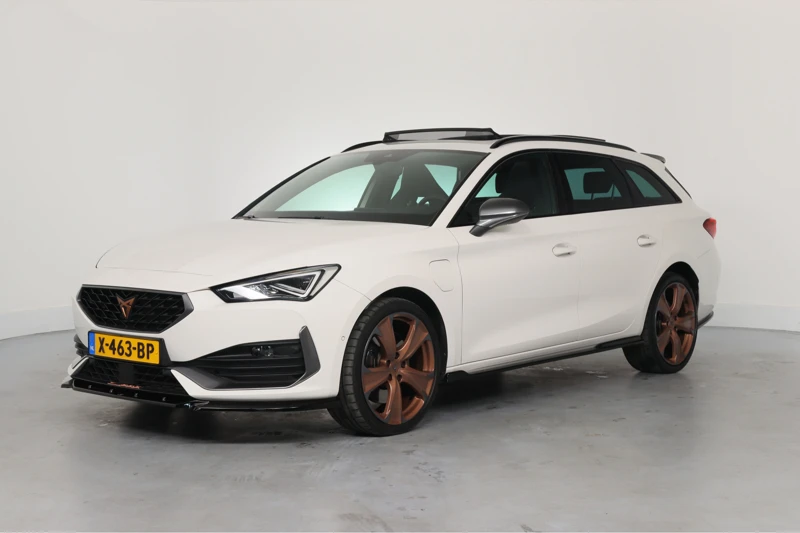 CUPRA Leon Sportstourer 1.4 e-Hybrid VZ Copper Edition | Dealer Onderhouden! | Open Dak | LED | Cruise Adaptive | Stoelverwarming | LED | Camera | Keyle