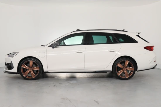 CUPRA Leon Sportstourer 1.4 e-Hybrid VZ Copper Edition | Dealer Onderhouden! | Open Dak | LED | Cruise Adaptive | Stoelverwarming | LED | Camera | Keyle