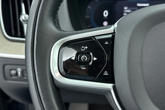 Volvo XC60 2.0 Recharge T6 AWD Inscription Exclusive | Head-up Display | Trekhaak | Android - Apple Carplay | 1e Eigenaar