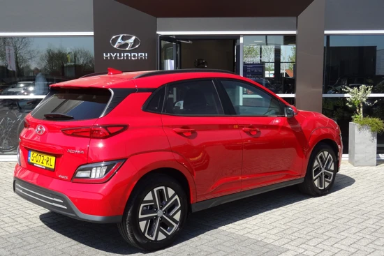 Hyundai KONA EV Fashion 64 kWh | NAVIGATIE | HEAD-UP-DISPLAY | WEINIG KILOMETERS!