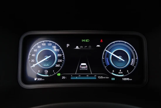 Hyundai KONA EV Fashion 64 kWh | NAVIGATIE | HEAD-UP-DISPLAY | WEINIG KILOMETERS!