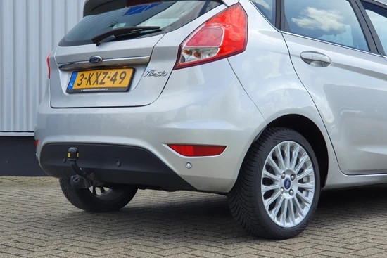 Ford Fiesta 1.6 Titanium | Distributieriem vervangen! | Airco | Verw. Voorruit | Parkeersensoren | Cruise Control