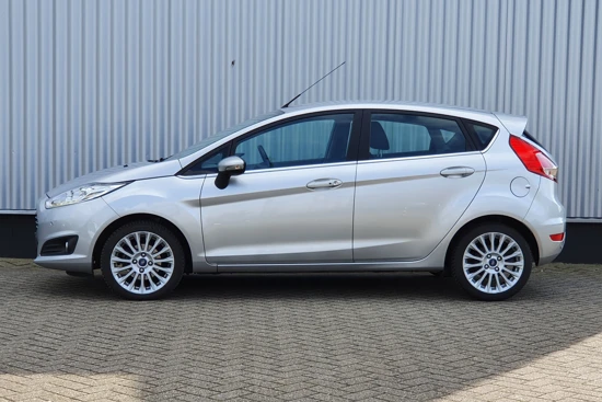 Ford Fiesta 1.6 Titanium | Distributieriem vervangen! | Airco | Verw. Voorruit | Parkeersensoren | Cruise Control