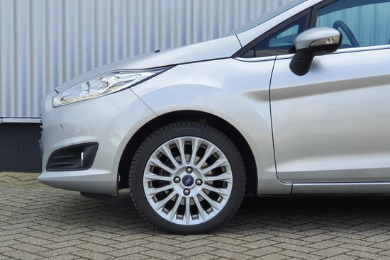 Ford Fiesta 1.6 Titanium | Distributieriem vervangen! | Airco | Verw. Voorruit | Parkeersensoren | Cruise Control