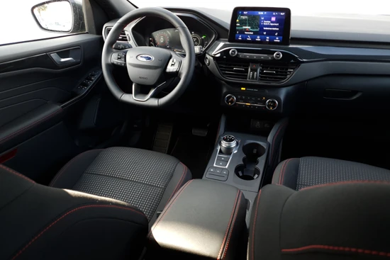 Ford Kuga 2.5 PHEV ST-Line | Winter Pakket | NL-Auto | 19 inch! | Apple Carplay/Android Auto