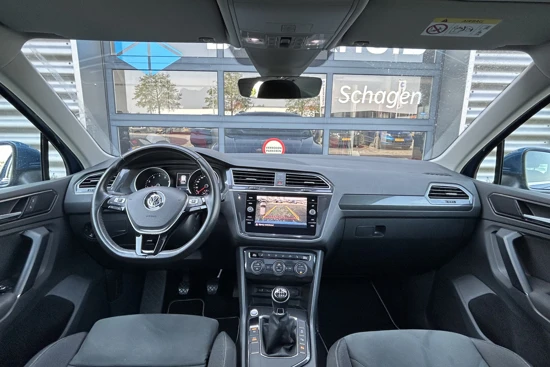 Volkswagen Tiguan 1.4 TSI 125 pk Comfortline | Trekhaak elektrisch uitklapbaar | Elektrisch Panorama dak | Navigatie | Led koplampen |