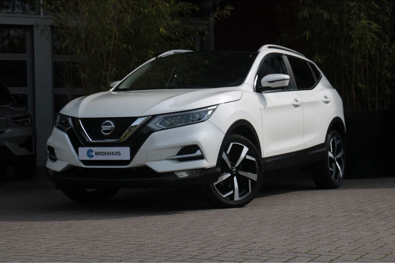 Nissan QASHQAI 1.3 DIG-T Premium Edition NL-auto | Trekhaak | 360° Camera | Cruise Control | Panoramadak | DAB-radio | Stoelverwarming | Ledere