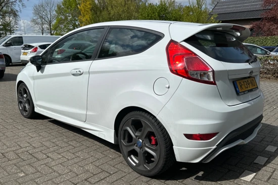 Ford Fiesta 1.6 ST2 | RECARO | LEDER/STOF | NAVI | CAMERA | CLIMA | STOELVERWARMING | CRUISE | 17' LM. VELGEN