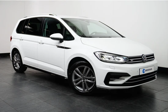 Volkswagen Touran 1.5 TSI DSG-7 150PK 7P R-Line | TREKHAAK | NAVI BY APP | CAMERA | KEYLESS