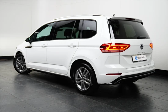 Volkswagen Touran 1.5 TSI DSG-7 150PK 7P R-Line | TREKHAAK | NAVI BY APP | CAMERA | KEYLESS