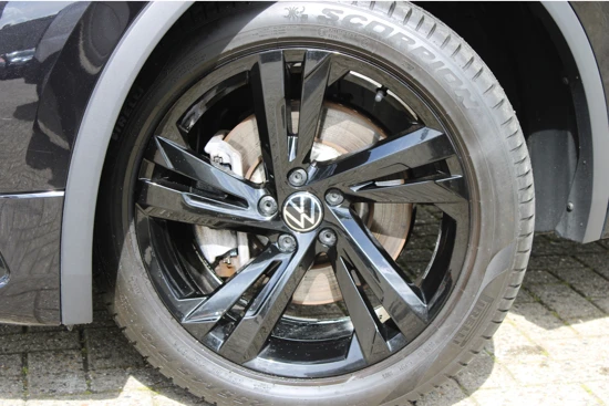 Volkswagen Tiguan 1.4 TSI 245PK eHybrid R-Line Business+ | Black Pakket | Elektrische Achterklep | ACC | Camera | Led Koplampen | App-Connect