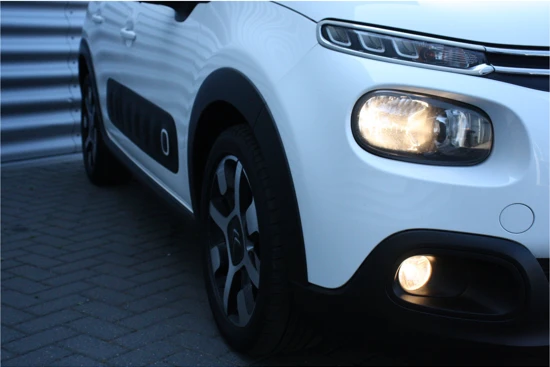 Citroën C3 1.2 PURETECH 110PK 5-DRS SHINE AUTOMAAT / NAVI / LEDER / CLIMA / LED / PDC / 16" LMV / CAMERA / BLUETOOTH / CRUISECONTROL / 1E E