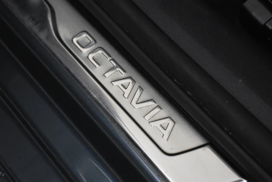 Škoda Octavia Combi 1.4 TSI 204PK iV PHEV Business Edition Plus | 1500KG Trekgewicht | Adaptive Cruise Control | Achteruitrij Camera | Stoelve