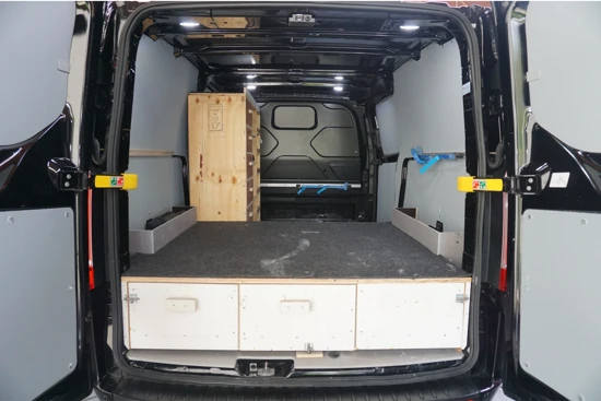 Ford Transit Custom 300 2.0 TDCI L2H1 Trend | 18" Lichtmetaal | Treeplanken | Wegklapbare dakdragers | Bluetooth | Cruise Control |