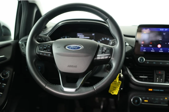 Ford Fiesta 1.0 EcoBoost Titanium | Navigatie | Climate Control | Cruise | LED | Parkeersensoren | Lichtmetalen Velgen