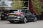 Ford Focus Wagon 1.0 EcoBoost Automaat Titanium | Adapt. LED | Stuur/stoelverwarming | Trekhaak | 17'' | Camera | Navi