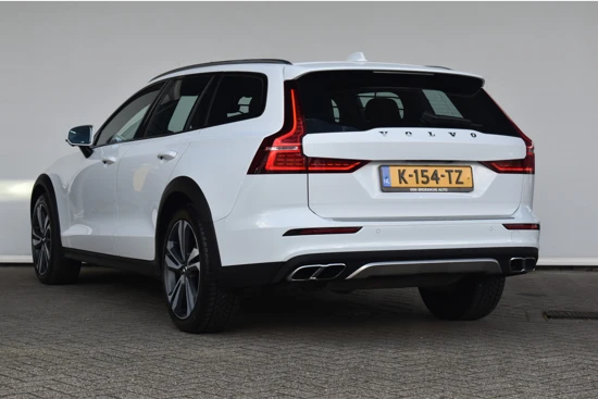 Volvo V60 Cross Country 2.0 B5 AWD Pro