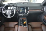 Volvo V60 Cross Country 2.0 B5 AWD PANO/LEDER/19INCH/HEAD UP/BOWERS&WILKINS/ELEKTR STOEL+GEHEUGEN