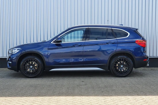 BMW X1 sDrive20i High Executive | Trekhaak! | Lederen Bekleding | Stoelverwarming | CruiseControl | Navigatie |