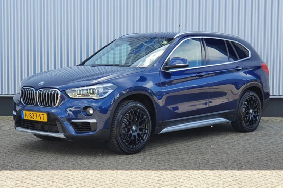 BMW X1 sDrive20i High Executive | Trekhaak! | Lederen Bekleding | Stoelverwarming | CruiseControl | Navigatie |