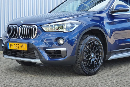 BMW X1 sDrive20i High Executive | Trekhaak! | Lederen Bekleding | Stoelverwarming | CruiseControl | Navigatie |