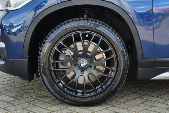 BMW X1 sDrive20i High Executive | Trekhaak! | Lederen Bekleding | Stoelverwarming | CruiseControl | Navigatie |